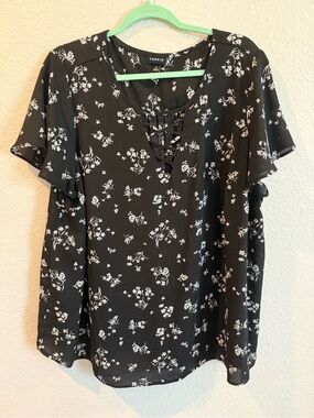 torrid Black Floral Lace-Up V-Neck Flutter Sleeve Blouse